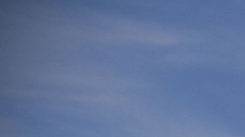 VIDEO: Joe Biden tropieza otra vez en escaleras antes de abordar el Air Force One a su regreso de Polonia a EE.UU.