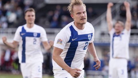 Joel Pohjanpalo celebrando un gol con Finlandia.