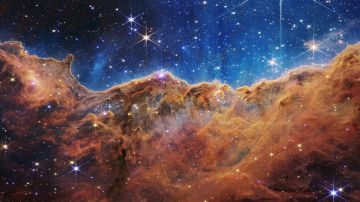 "Criaturas realmente extrañas": telescopio James Webb identifica galaxias tan masivas que cuestionan nuestra comprensión sobre el Universo