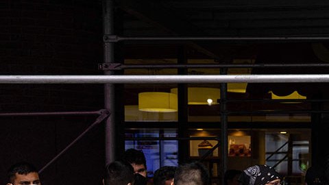 Activistas piden a Nueva York devolver a inmigrantes a hoteles de Manhattan