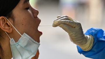FDA autoriza la primera prueba casera que puede detectar tanto la gripe como el COVID