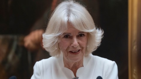 Camila, la reina consorte de Inglaterra, da positivo por COVID