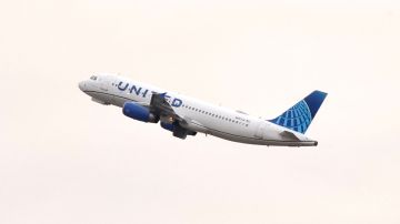 Batería portátil se incendia en pleno vuelo de United Airlines y deja a seis personas lesionadas