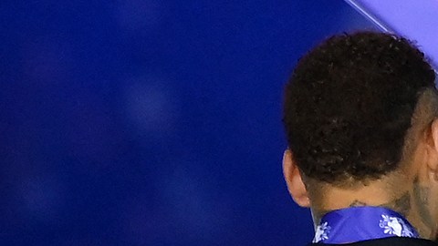 Neymar Jr. hablando con Lionel Messi tras la final de Copa de la temporada de Riyadh.