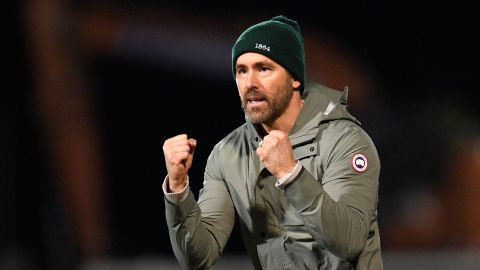 Ryan Reynolds es dueño del equipo.