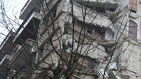 VIDEO: Potente terremoto en Turquía y Siria deja más de 1,000 muertos