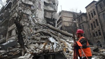 VIDEO: Potente terremoto en Turquía y Siria deja más de 1,000 muertos