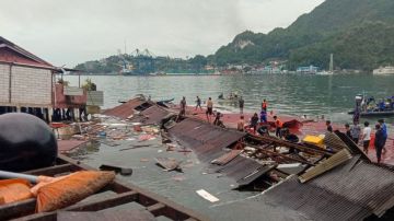 Terremoto de 5.1 golpea Indonesia, hay 4 muertos tras colapso de un restaurante en Papua