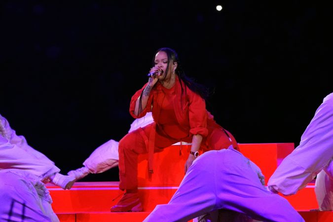 Rihanna protagonizó el halftime show del Super Bowl LVII.