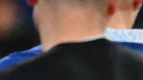 César Azpilicueta recibiendo asistencia médica.