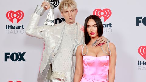 Megan Fox y Machine Gun Kelly habrían puesto fin a su comptromiso matrimonial.