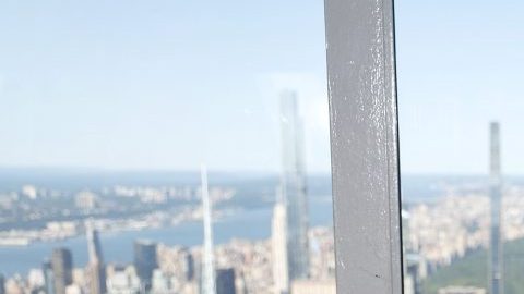 Maite Perroni tardó meses en dar la noticia de su embarazo.