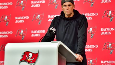 Tom Brady durante una rueda de prensa con Tampa Bay Buccaneers.