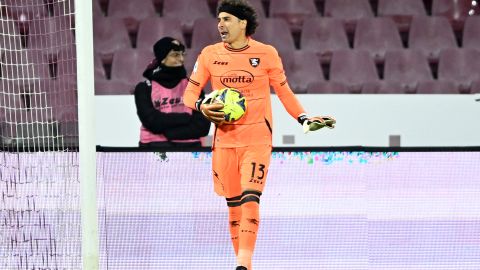 Ochoa se apoderó del arco del Salernitana.