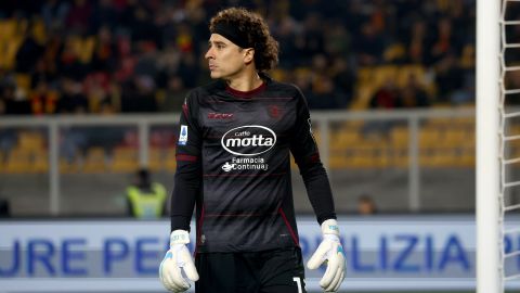 Memo Ochoa, portero del Salernitana de la Serie A.