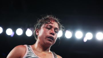 Erika Cruz durante su pelea ante Amando Serrano.