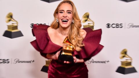 LOS ANGELES, CALIFORNIA - FEBRUARY 05: Adele poses with the Best Pop Solo Performance Award for "Easy on Me" in the press room during the 65th GRAMMY Awards at Crypto.com Arena on February 05, 2023 in Los Angeles, California. (Photo by Alberto E. Rodriguez/Getty Images for The Recording Academy)