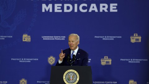 Biden habló sobre el Seguro Social y Medicare en su visita a Tampa, en Florida.