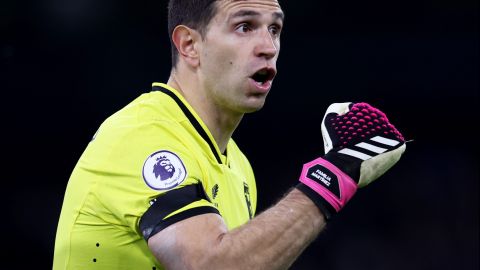 Emiliano 'Dibu' Martínez, arquero argentino que milita en el Aston Villa de la Premier League.