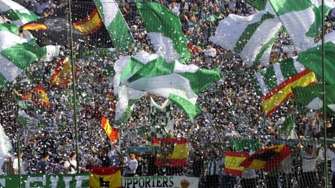 Hinchada del Real Betis en España.