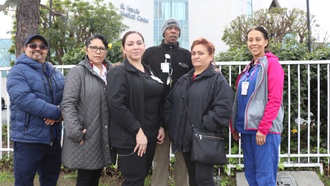 Trabajadores de salud en la ciudad de Lynwood.