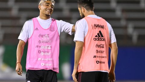 Julián Araujo durante un entrenamiento con la Selección Mexicana,