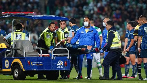 Alejandro Zendejas sufrió un desgarro el sábado 4 de febrero de 2023 en partido del Club América vs. Santos Laguna.