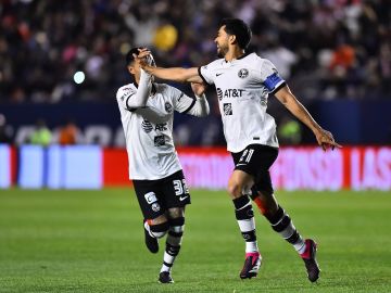 América vence al Santos y se confirma como líder del fútbol mexicano