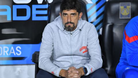 Veljko Paunovic entrenador de las Chivas.