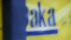 Irvin López (c) de Cañeros de Mochis anota una carrera contra los Vaqueros de Montería de Colombia.