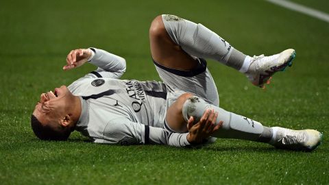 Kylian Mbappé salió lesionado ante el Montpellier.