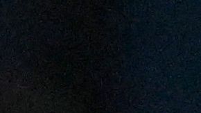 Messi lucha el balón contra la defensa del Marsella.