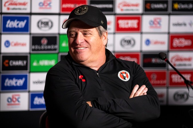 Miguel Herrera, durante su presentación como nuevo director técnico de los Xolos de Tijuana.