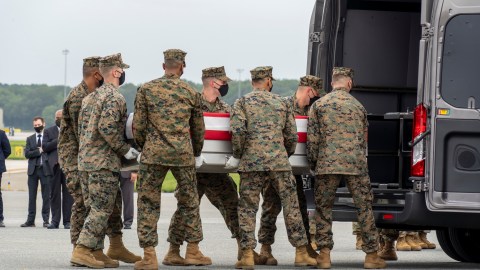 Militares investigan la sospechosa muerte de un infante de marina dentro de su cuartel en San Diego