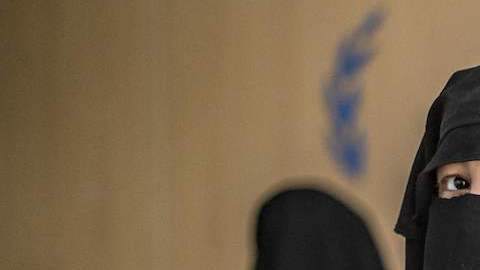 Mujeres de ISIS son acusadas de convertir a niños de tan solo 13 años en sementales