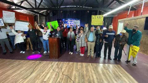Líderes comunitarios se unen para apoyar al concejal. (Cortesía Mario Villa)
