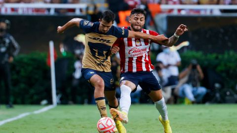 Pumas vs Chivas de Guadalajara.