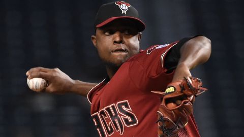 Rubby de la Rosa con la camiseta de los D-Backs.