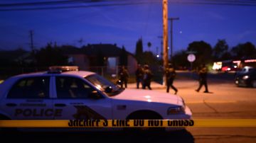 Tres miembros de una familia latina acribillados a tiros en casa cerca de Montclair; alguaciles buscan sospechoso
