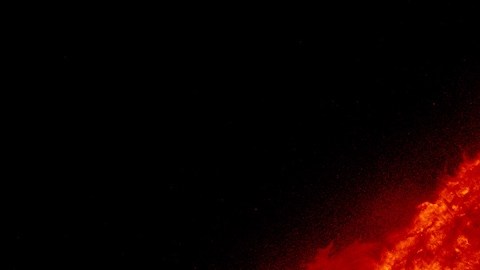 Un filamento de plasma que brota de la superficie del Sol se desprendió y apareció formando un vórtice en forma de corona sobre el polo norte solar