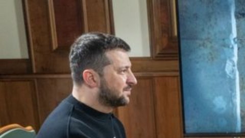 Zelensky-BBC_128653100_afghan (1)