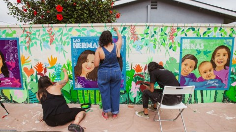 Mural llamado Las Poderosas, de la artista Alicia Rojas.
