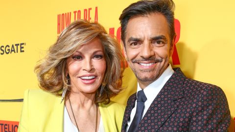 Raquel Welch y Eugenio Derbez