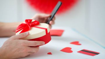 Día de San Valentín 2023: las mejores tiendas en Estados Unidos para  comprar regalos a bajo costo - La Opinión