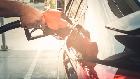 Conoce qué gasolina es mejor entre estas dos opciones