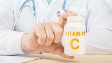 Dietista afirma que suplementos de vitamina C son inútiles para bajar de peso