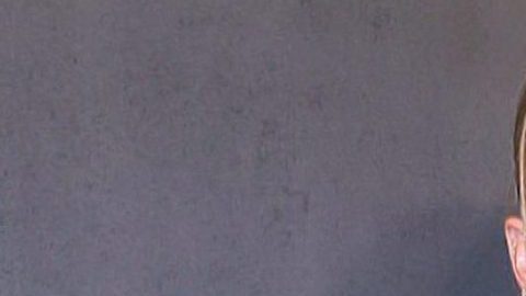 Irina Baeva se luce en Instagram al mostrar cómo va a la ducha.