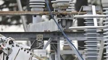 Qué es el aceleracionismo, la teoría en la que creen los nacionalistas blancos de EE.UU. que conspiran para atacar su red eléctrica