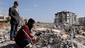 La desesperación de las familias que siguen buscando a sus seres queridos semanas después del terremoto de Turquía