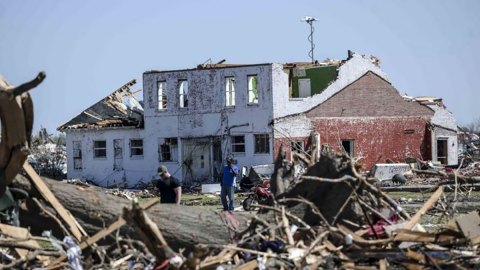 Las imágenes de la devastación en Mississippi tras el paso del tornado que dejó al menos 26 muertos